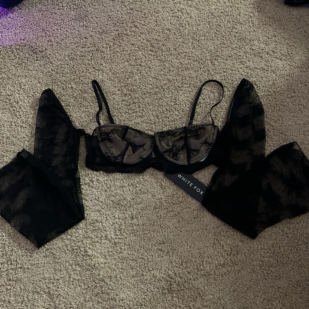 White Fox black lace bra long sleeve top